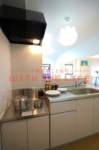 キッチン　コンパクトなキッチンで掃除もラクラク