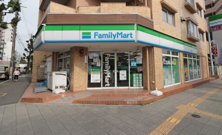 コンビニ　ファミリーマート九丁堀店（コンビニ）まで30m