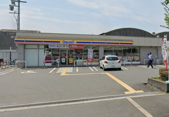 コンビニ　ミニストップ（コンビニ）まで624m