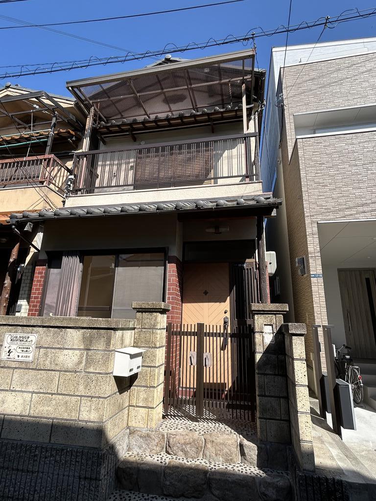 東大阪市四条町17-15貸家の外観写真