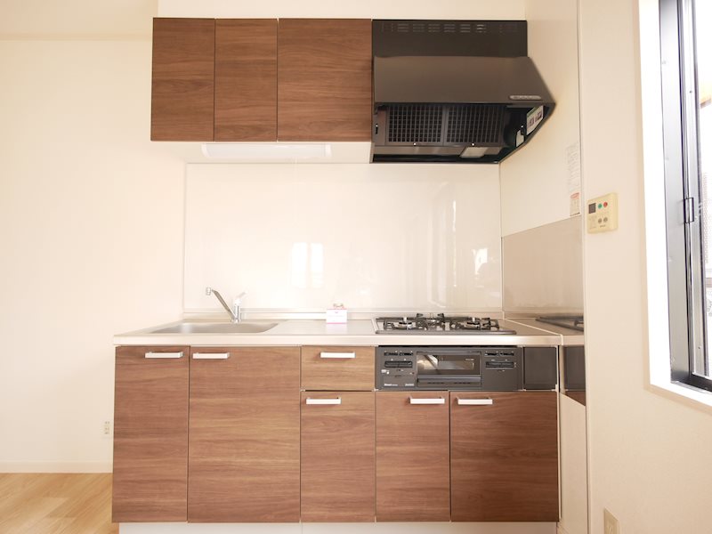 キッチン　システムキッチン（3口ガスコンロ・グリル付き）