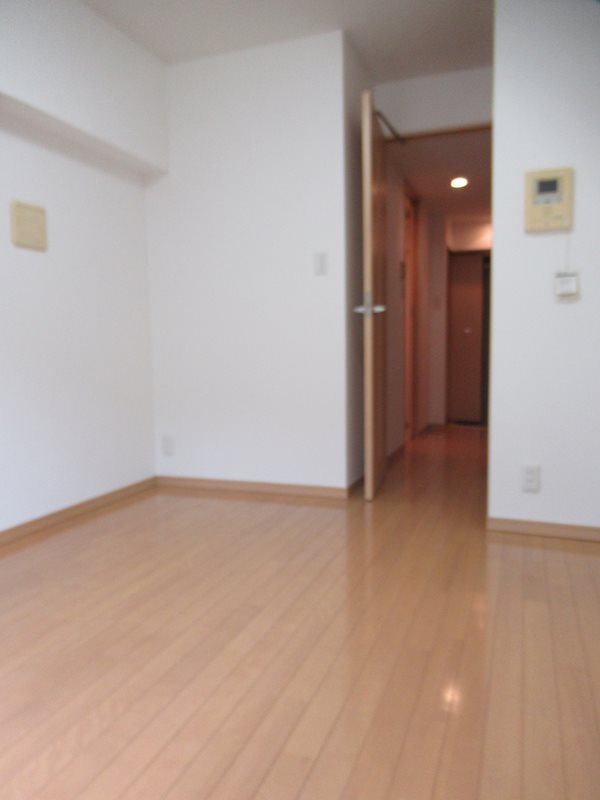 居室・リビング　★角部屋、二面採光、風通しも良好★