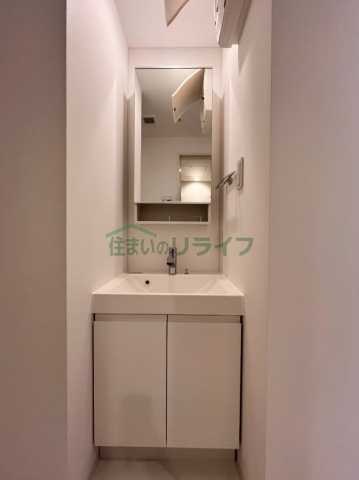 洗面設備　※参考写真です。似た間取りの別部屋になります。