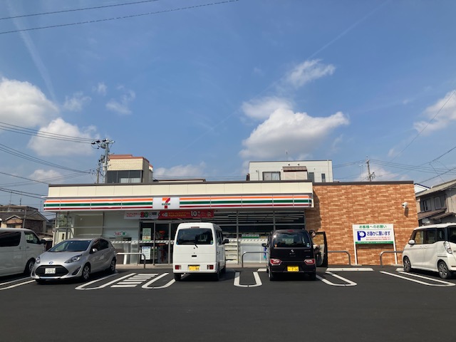 コンビニ　セブン-イレブン 浜松文丘町店（コンビニ）まで306m