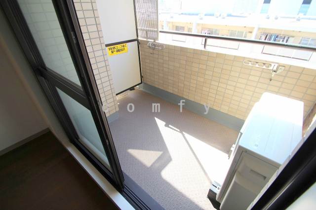 バルコニー　日当たり良好（リビング側）