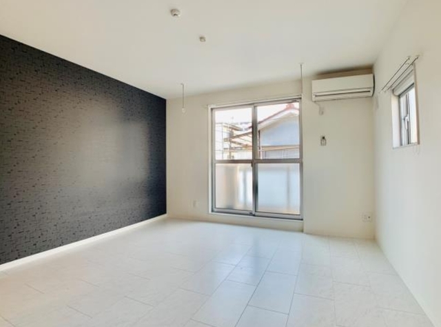 居室・リビング　別室参照（カラータイプが異なる場合があります）