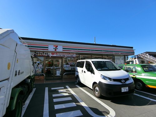 コンビニ　セブンイレブン三鷹牟礼６丁目店（コンビニ）まで250m