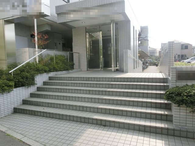 エントランス　★お問い合わせはタウンハウジング★