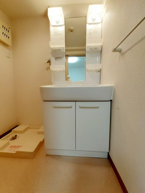 洗面設備　シャワー付き洗面台