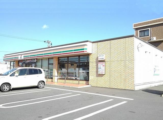コンビニ　セブンイレブン（コンビニ）まで1300m