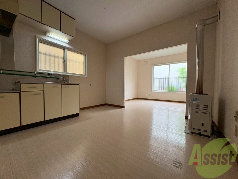 居室・リビング　広くてキレイなお部屋が広がっていて、充実した生活が送れそう。