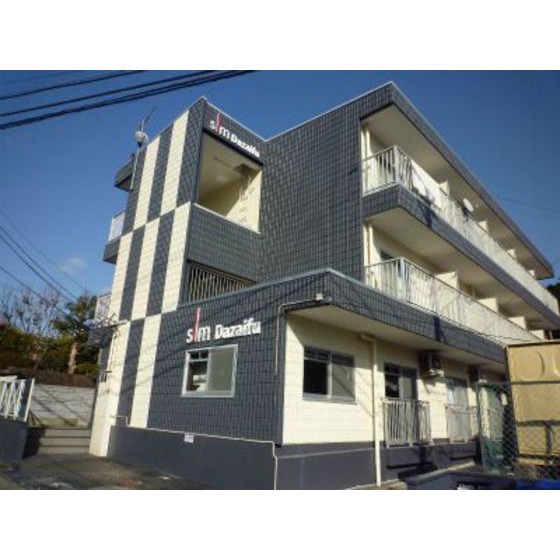 建物外観　防犯カメラ・宅配ボックス設置物件♪