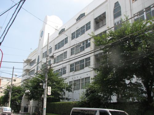 中学校　東京都立白?高校附属中学校（中学校）まで442m