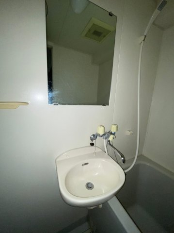 洗面設備　※別部屋参考画像です。