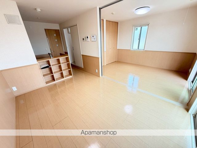 シェルト下川東の居間写真