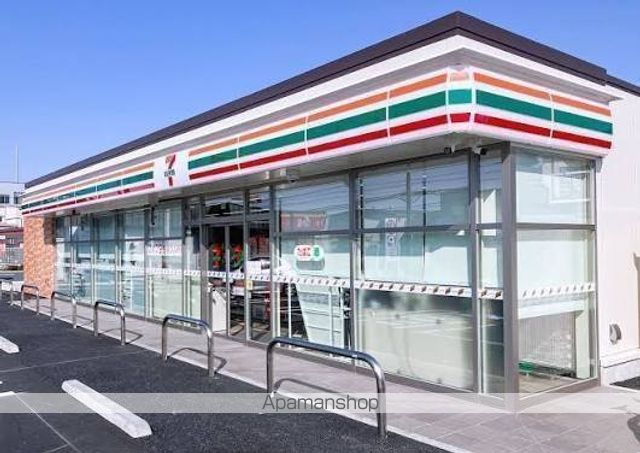 コンビニ　セブンイレブン（コンビニ）まで930m