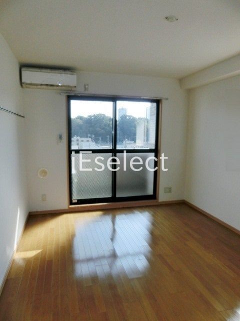 居室・リビング　広々８．８帖のお部屋です。