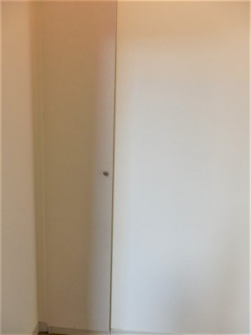 玄関　玄関にはシューズボックスがございますのでお気に入りの靴もバッ