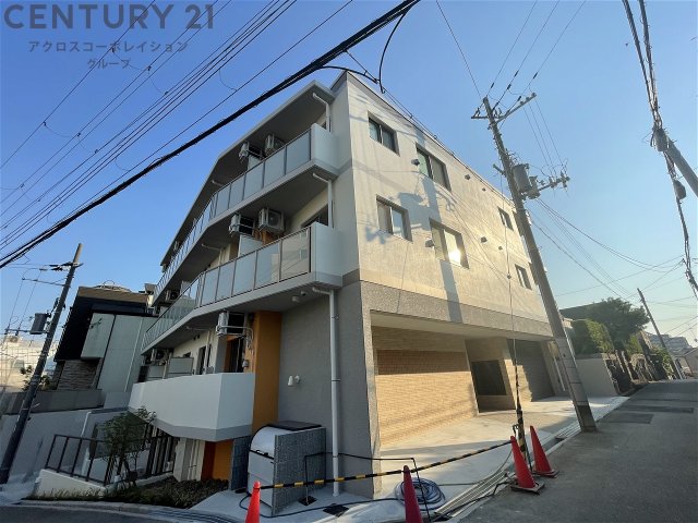 建物外観　オートロック・防犯カメラ付きで安心です♪