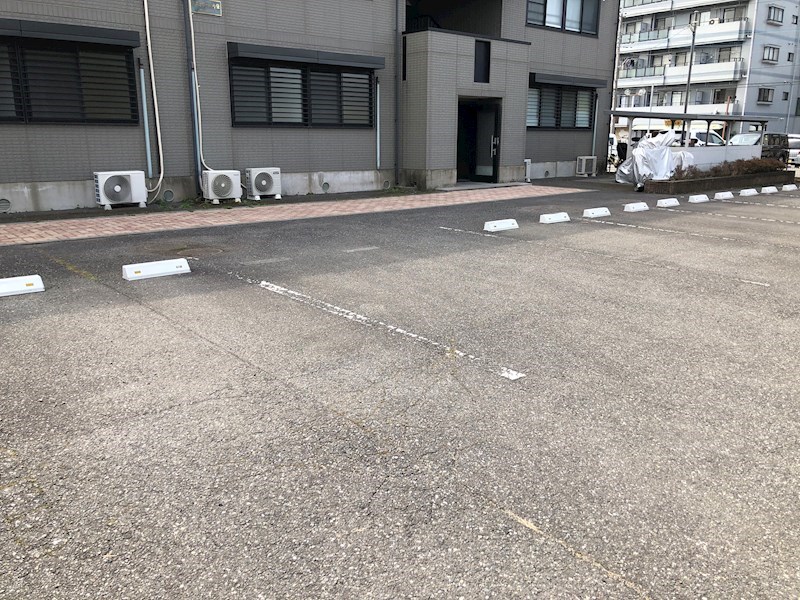 駐車場　２台付き