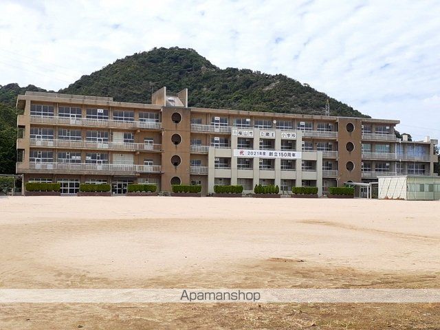小学校　蔵王小学校（小学校）まで1300m