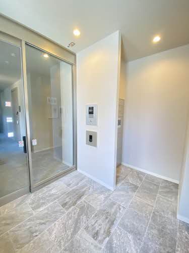 建物外観　エントランス