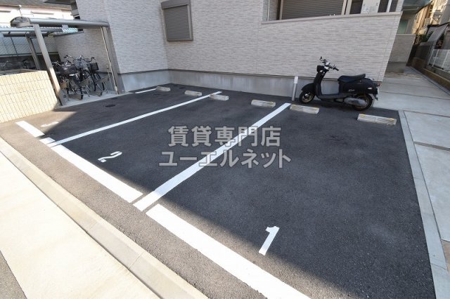 駐車場　敷地内駐車場