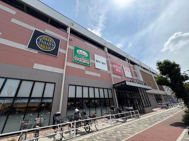スーパー　食品館アプロ 旭店（スーパー）まで2807m