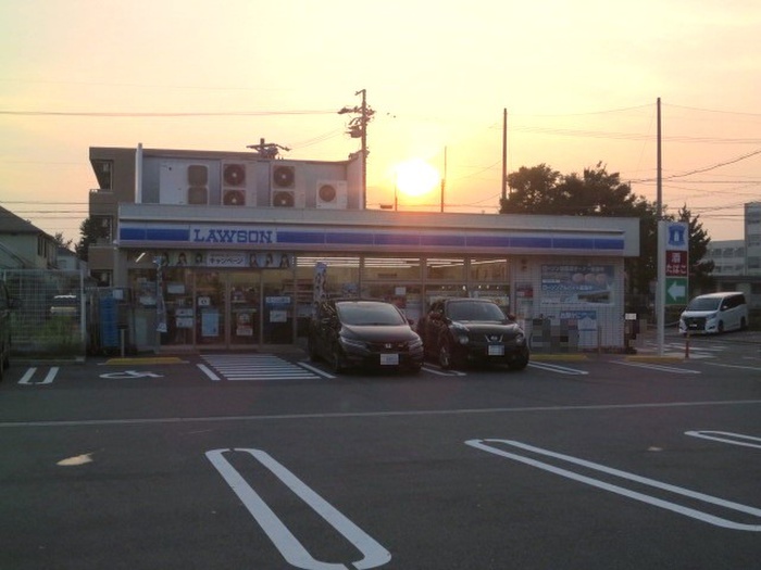 コンビニ　ローソン中川助光三丁目店（コンビニ）まで422m