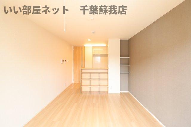 居室・リビング　こちらのリビングで趣味の時間をお楽しみください