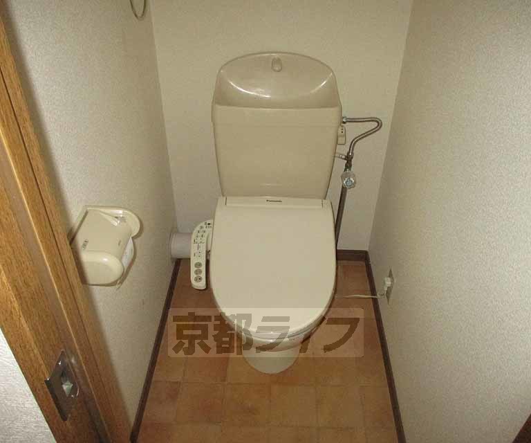 トイレ　ウォシュレット付きのトイレです。