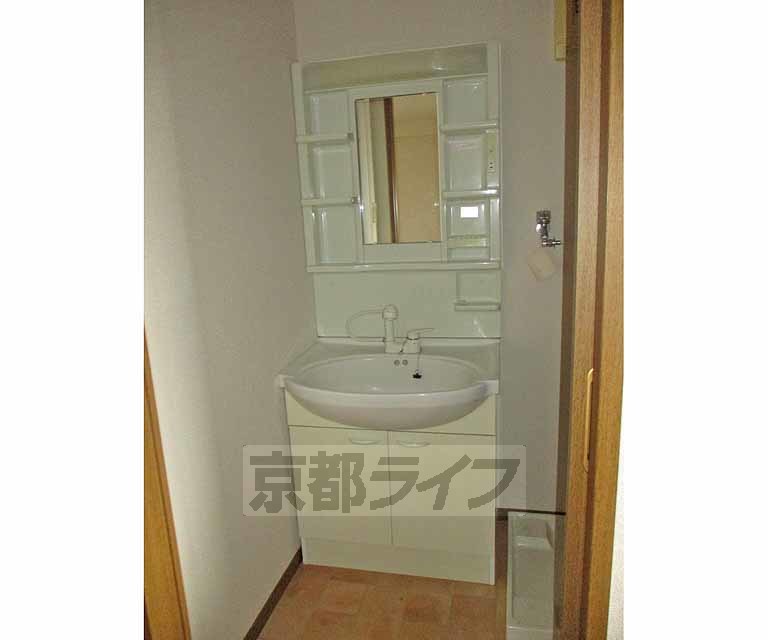 洗面設備　広々としたＬＤＫです。