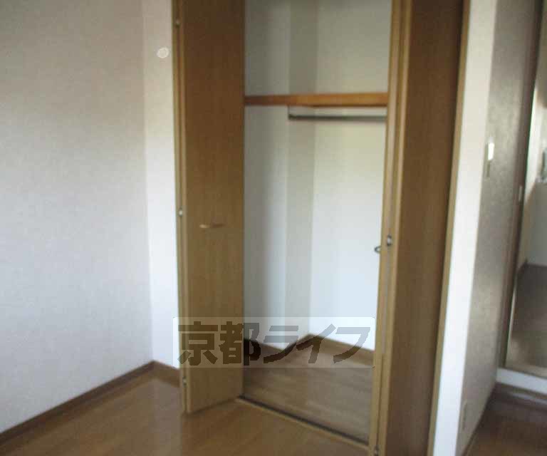 収納　広々とした部屋です。