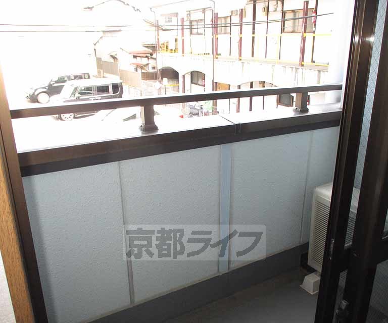 バルコニー　日当たり良好なベランダです。
