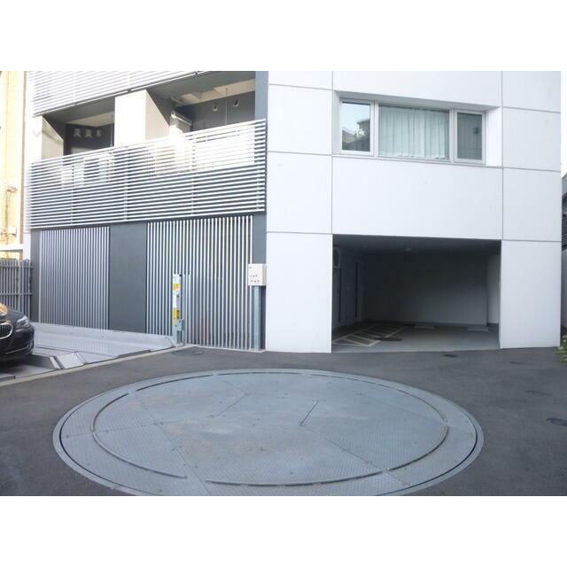 駐車場　駐車場：2016年4月撮影