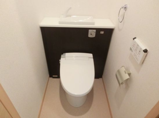 トイレ　別部屋の画像になります。
