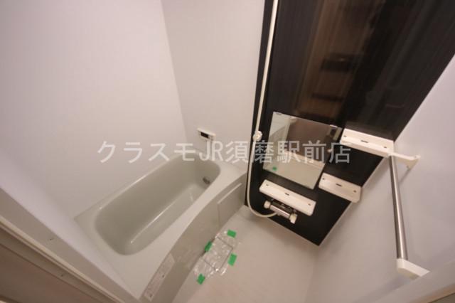 バス・シャワールーム　一日の疲れを洗い流す大切な空間。ゆったりくつろいでください。