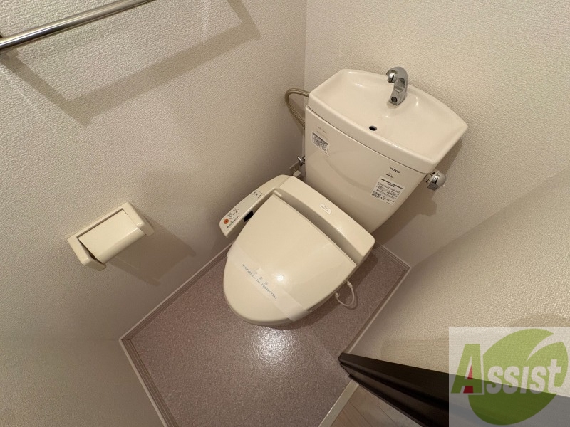 トイレ　こちらはトイレです。清潔感があり、安心して使用できます。