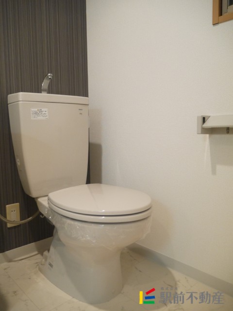 トイレ　写真は同タイプ別部屋