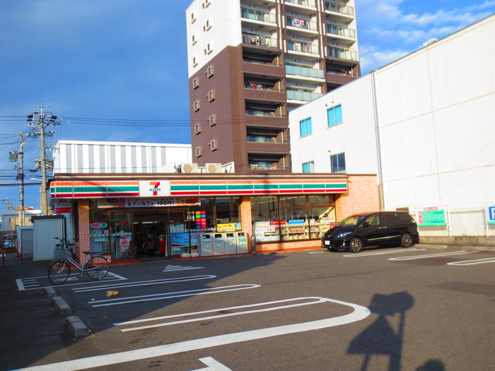 コンビニ　セブンイレブン　名古屋若葉通2丁目店（コンビニ）まで159m