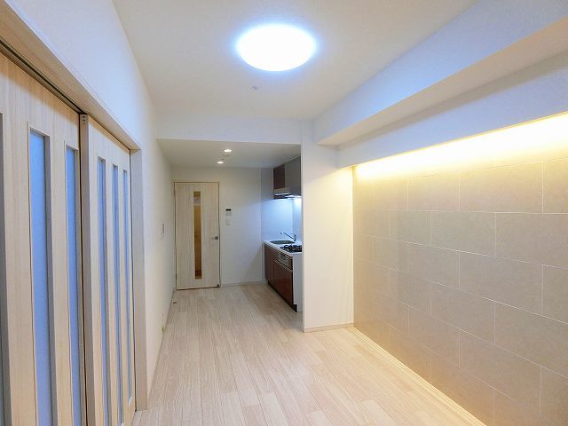 居室・リビング　偶数階ホワイト基調奇数階ブラウン基調