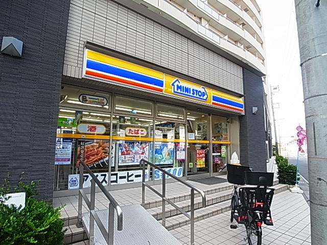 コンビニ　ミニストップ 八潮伊勢野店（コンビニ）まで554m