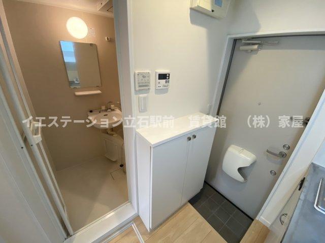玄関　※別部屋参考写真