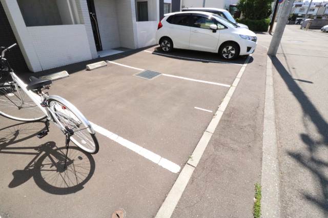 駐車場　専用駐車場スペース♪