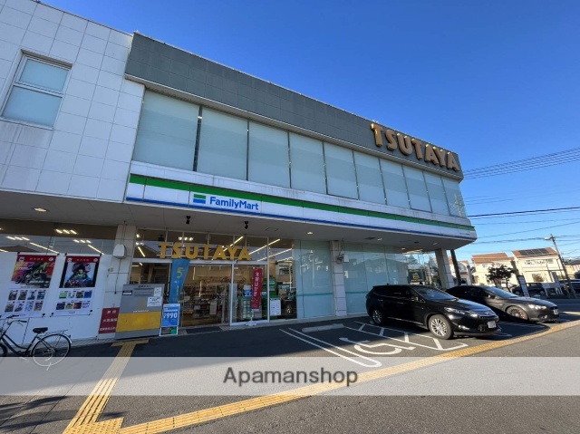 コンビニ　ファミリーマートＴＳＵＴＡＹＡ大宮指扇店（コンビニ）まで317m