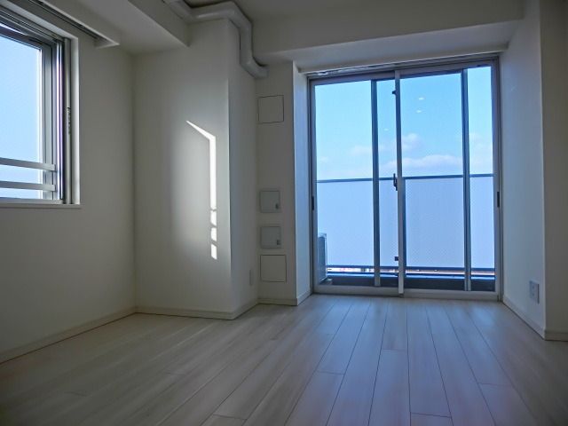 居室・リビング　☆白を基調とした明るい洋室☆
