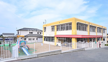 幼稚園・保育園　あじさいこども園（幼稚園・保育園）まで1516m