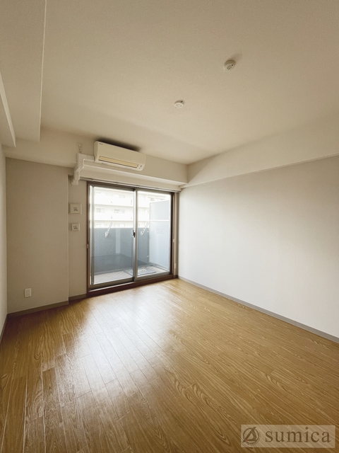 居室・リビング　角部屋のおｊ部屋です♪