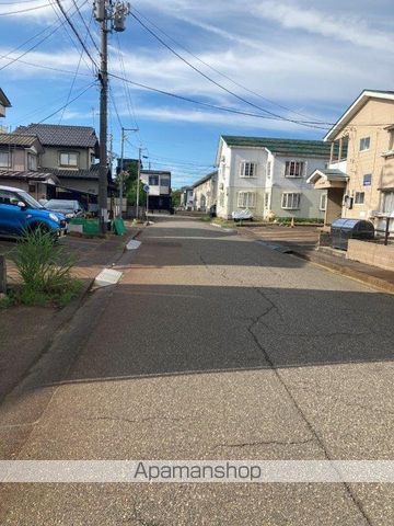 その他　前面道路（その他）まで0m