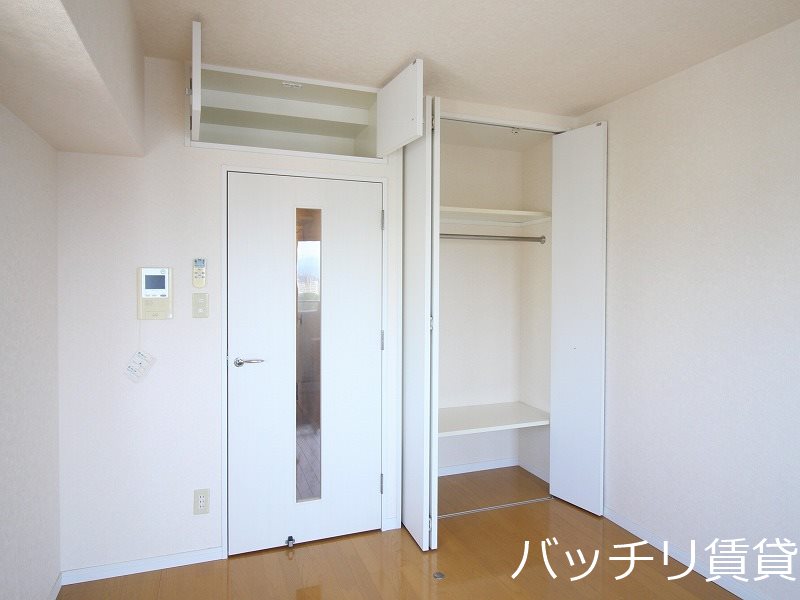 収納　別号室タイプの為、現状を優先いたします